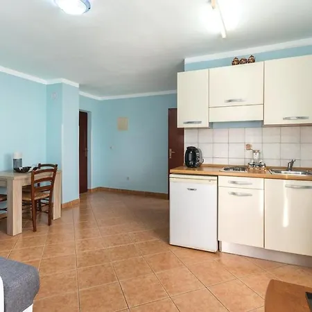 Kenan Apartamento Ližnjan